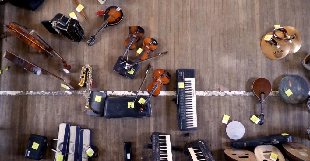 התזמורת עם הכלים השבורים 