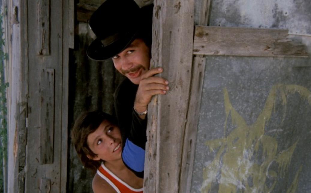 פריים מתוך צ'ארלי וחצי