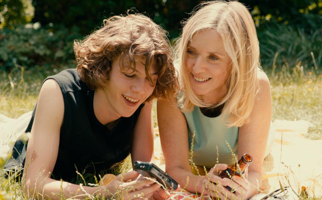 פריים מתוך הקיץ האחרון