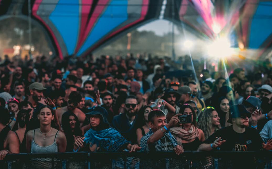 פריים מתוך עוד נשוב לרקוד